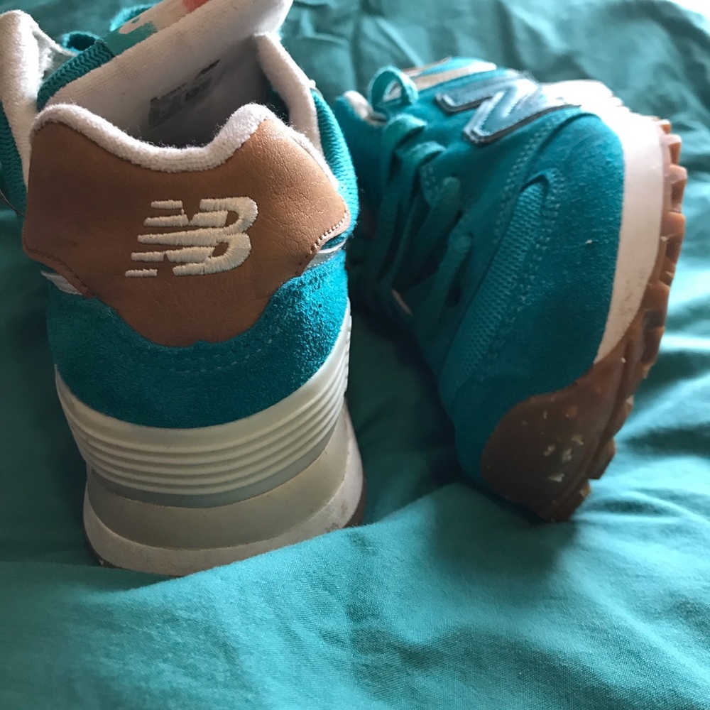 Teal nubuck sneaker see pics sz7Wmn supercomfy !!